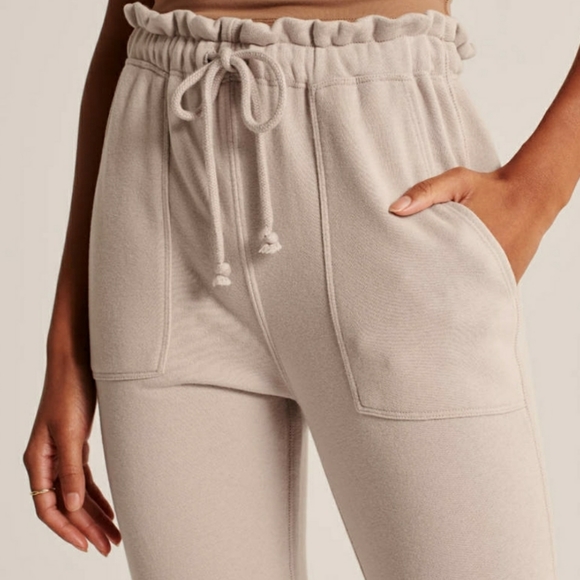 A&F Cloud Jogger - Picture 5 of 6